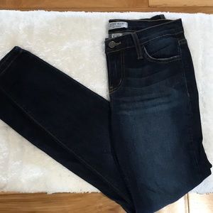 Judy Blue mid rise jean. Lots of stretch.